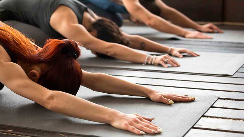 Despertar el Cuerpo Empujando con Manu Yoga de Vida
