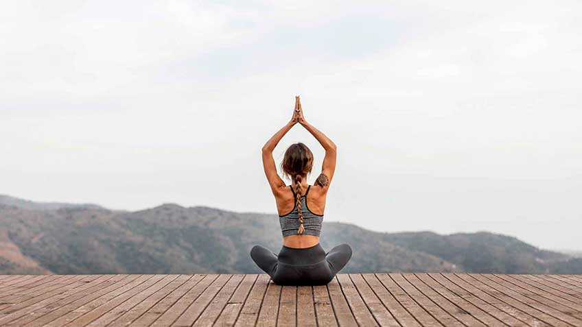 Ejercicios de las Posturas Madre con Manu Yoga de Vida
