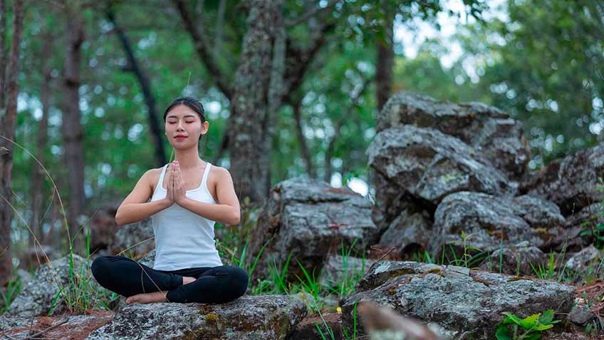 Ejercicios para Despertar la Energía con la Respiración del Fuego con Manu Yoga de Vida