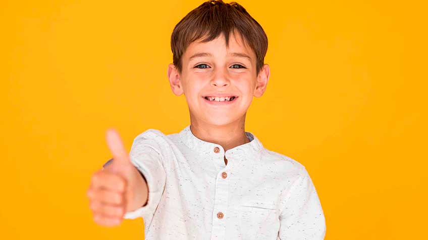 La imagen del niño del Quinto grado