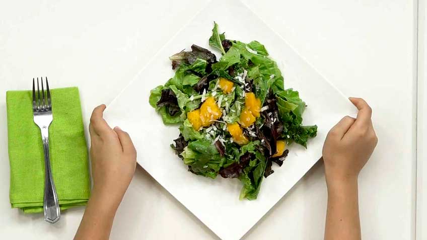 receta, lechuga, mango, aderezo, curry, naranja, Panela Orgánica, Sal, pimienta, coco natural, clinica