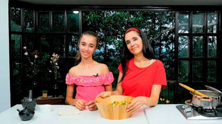 a5e3af00ae31468fbfcc1ffd3ecf06be image a5e3af00ae31468fbfcc1ffd3ecf06be Práctica receta de espinacas y fresas - HitLive