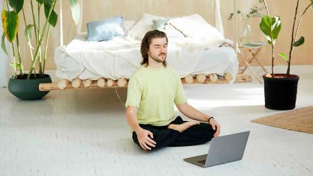 c9ca5acd9872a07b32b0ee176fc52c90 image c9ca5acd9872a07b32b0ee176fc52c90 Ejercicios para despertar el Cuerpo Rotando con Manu Yoga de Vida - HitLive